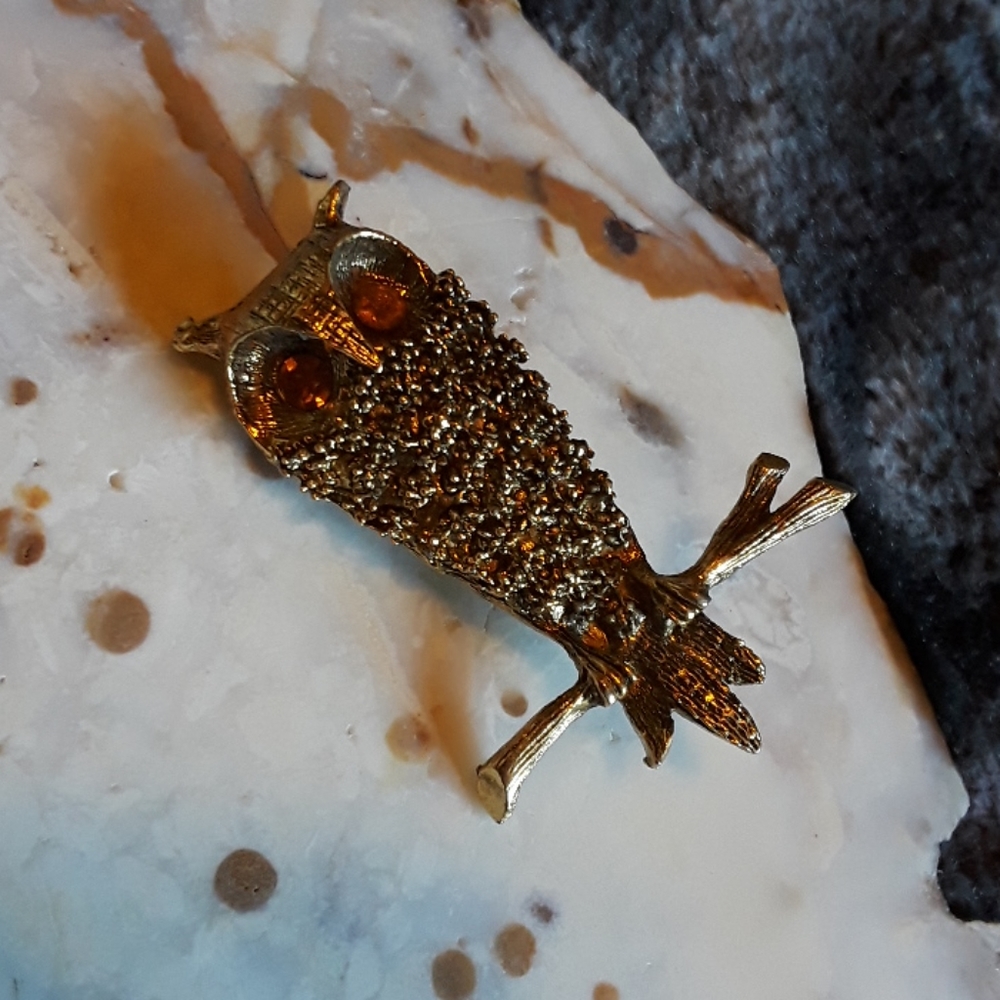 Vintage Owl pin brooch